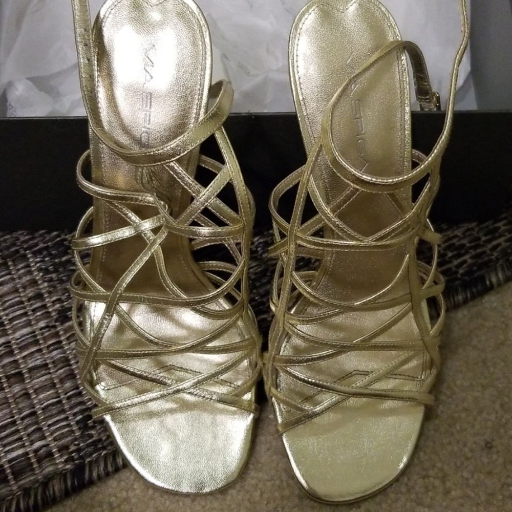 Elegant Gold Strappy Women's Sandals